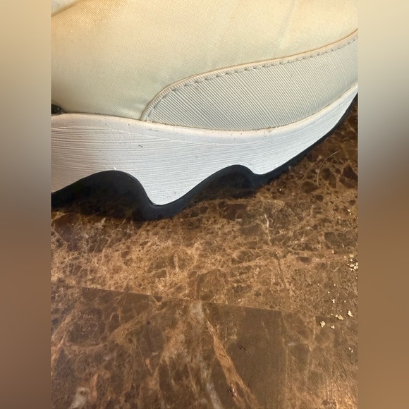 Sorel. KINETIC™ Impact Women's Puffy Zip Waterproof Boot. Chalk/Black. Size 7. - Picture 7 of 15